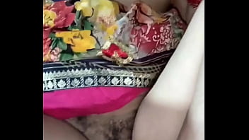 Bidadari Desa India Menggoda, Mandi Air Seni Di Alam Terbuka