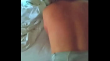Candi Annie, Milf Tua Yang Menggairahkan, Membungkuk Untuk Ditembak Dari Belakang Di Pagi Hari Dan Pantatnya Dihujani Sampai Penuh