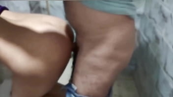 Aku Ingin Kau Sodomi Pacar Arabku Di Toilet, Hancurkan Memekku Dengan Kontol Arabmu Yang Besar