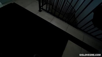Kakak Tiri Mandy Muse Menggoda Dan Menggairahkan