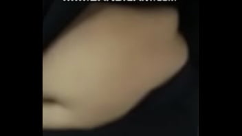 Lubang Pusar Istri Desi Yang Dalam Dan Menggoda