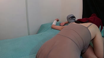 Gadis Muslim Berhijab Arab Nungging Di Atas Kontol