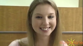 Sunny Lane Si Blonde Panas Membungkuk Dan Siap Ditunggangi Di Ruang Rawat Inap!