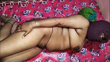 Ibu Menggoda Batang Anak Lelakinya Untuk Mengajarin Permainan Seks Yang Panas