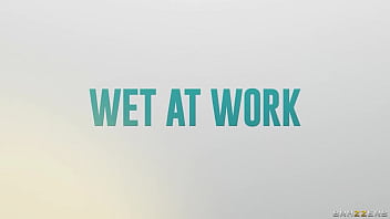 Basah Basah Di Kantor, Blake Blossom Menggoda Dengan Rayuan Erotisnya! Nikmati Promo Spesial Di Situs Resmi Dengan Kode Xvpromo.