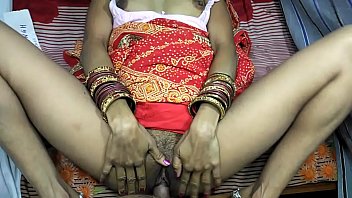 Desi Anita Digoda Dalam Saree Merah Dengan Adegan Panas