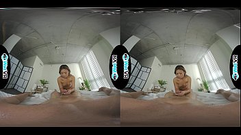 Gadis Pijat Asia Di Wetvr Ahli Dalam Teknik Susu Khusus Vr