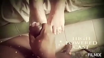 Gadis Tinder Yang Sudah Menikah, Menikmati Kenikmatan Anal Sambil Merintih Di Hadapan Keperkasaan Pria Berkulit Gelap