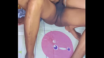Ritual Basuh Batang Keras Dengan Susu Murni Langsung Dari Puting Tetek Perawan