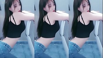 Điệu Nhảy Mông đầy Gợi Cảm Của Cô Gái Trung Quốc