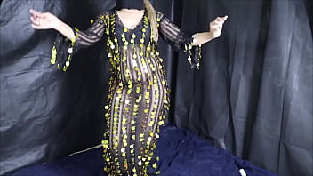 أرقص لشهوة حبيبي حتى يغوص في كسي
