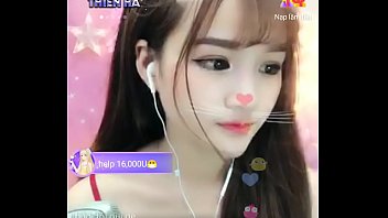Gadis Asia Menggoda Bercanda Mesra Di Uplive