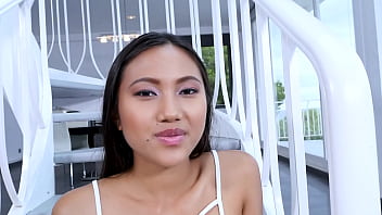 May Thai, Si Gadis Asia Seksi Yang Mengisap Kontol Besar Dari Pov Dan Menelan Semua Sperma Panasnya