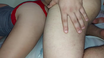 Menggoda Ayah Tiriku Saat Ibu Pergi