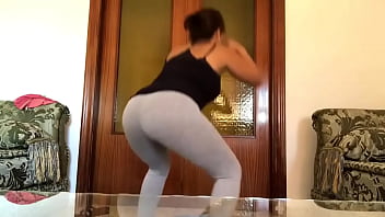 Olahraga Seksi Di Rumah Oleh Muslimah Arab