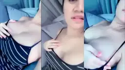 Alondra Berbaring Dengan Sensual, Meremas Payudara Dan Putingnya Yang Menggoda