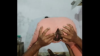 Bidadari Berdaster Merah Muda Menggairahkan, Bhabhi India Mesum Dengan Kekasihnya Dalam Video Panas Rumahan