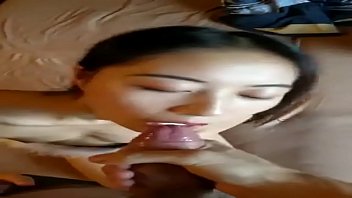 Kekasih Tionghoa Mengisap Kontol Besar Sampai Ejakulasi Di Wajah