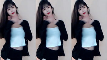 Cô Gái Trung Quốc Khoe Thân Bốc Lửa Trên Tàu Lượn Siêu Tốc