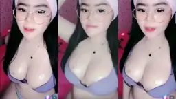 Belahan Dada Montok Sasa Yang Basah Menggoda