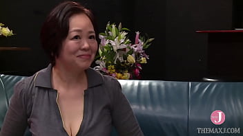 Debut Mesum Istri 40 Tahun Yang Masih Canggung, Akiko Nishina