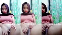 Gadis Berjilbab Menggoda Dengan Foto Sensual Untuk Pacar