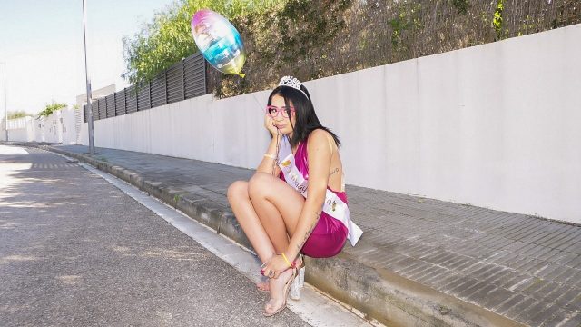 Gadis Ultah Tanpa Busana Yang Tak Kenal Malu