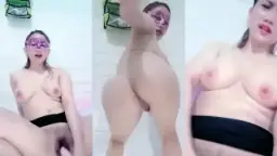 Varien Mango Bergoyang Telanjang