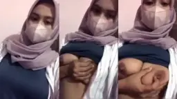 Zilla Berhijab Pamer Tetek Montok