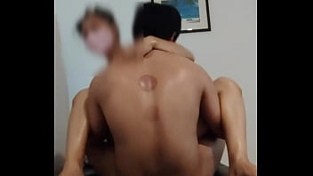 Pijat Minyak Panas Bersama Ibu-ibu Thailand Yang Menggoda, Lalu Nikmati Kelembaban Liang Intimnya