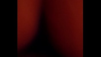 Esposa Adúltera Implorando Que Le Azoten Las Nalgas