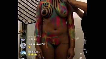 Tetesan Puting Susu Terekam Langsung Di Instagram