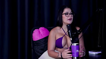 Loira Tarada Exibe Boquete Ardente, Mostra Os Peitos E A Boceta Suculenta, Revelando Que Ao Trepar No Egito, A Polícia Invadiu Seu Quarto – Alice Monteiro (sheer/red)