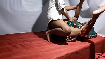 Ibu Tiri India Selatan Dan Anak Tirinya Bercinta Di Hari Ulang Tahun Pernikahannya Bagian 1