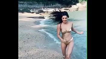 Gadis-gadis India Yang Menggoda Dengan Lekuk Tubuhnya Yang Sensual