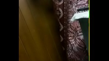 Bibir Montok Tante India Genit Ditekan Dan Terbuka