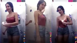 Dewi Siregar Mandi Telanjang Dada, Basah-basahan Tanpa Penutup Payudara