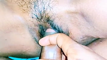 Desi Bhabhi Panas, Rambut Terurai, Memek Basah Ditusuk Sampai Meraung