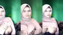 Gaby Berjilbab Toge Menggoda Dengan Payudara Montok Dan Cubitan Uting Yang Menggairahkan