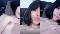 Goyangan Hot Kak Effy Di Mangolive Sambil Meremas Payudara Ranumnya