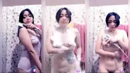 Mandi Telanjang Miss Vie Di Mango Live Yang Menggoda