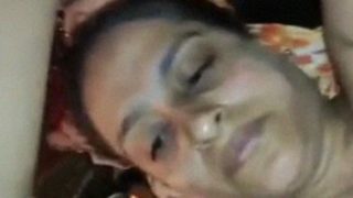 Pasangan India Berbagi Video Mesra Yang Menggoda