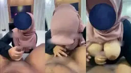 Ukhti Berjilbab Menggoda Dengan Sepongan Menggairahkan