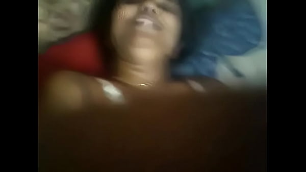 Istri Bengal Seksi Yang Menggoda