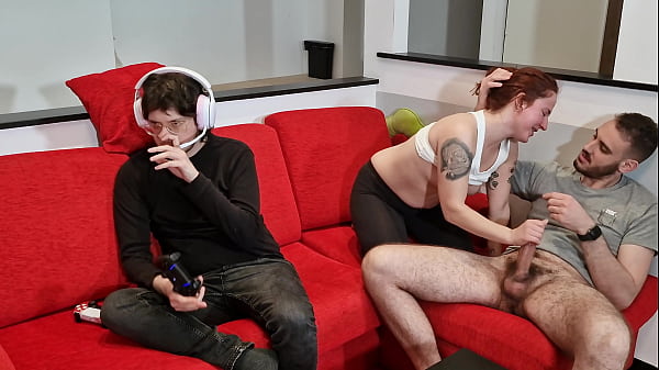 Adik Tiri Digoyang Teman Kandung Kakaknya, Sementara Kakak Asyik Main Game (muncrat Di Menit 10.35) – Subtitle Inggris – Undress Saga Ep. 03