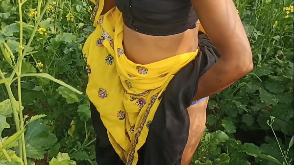 सरसों के खेत में ममता को उसके पति ने मौका देखकर जबरदस्त चोदा, खुले मैदान में साफ हिंदी आवाज़