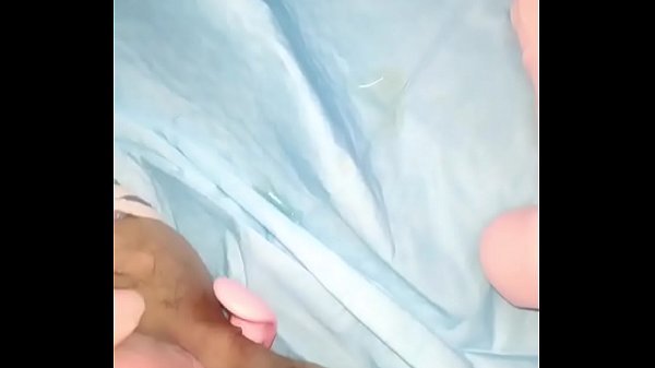 Gadis Tiongkok Meremas Diri Hingga Memancar, Lubang-lubangnya Terisi Penuh