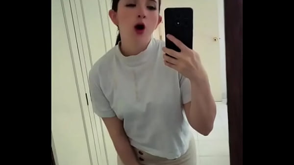 Gimana Hari Selasamu? Aku Udah Laper Banget, Pengen Melahap Sesuatu Yang Panas Dan Menggairahkan…