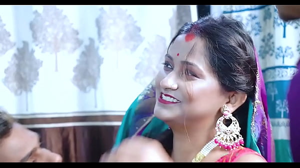 Bhabhi India Menggoda, Bercinta Lembut Dengan Suami Sambil Masih Berpakaian Sari – Suara Erang Hindi