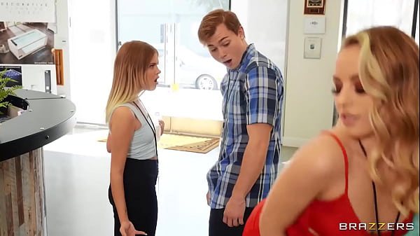 Pria Tak Setia Dan Rekrutan Baru Yang Menggoda / Download Lengkap Di Brazzers